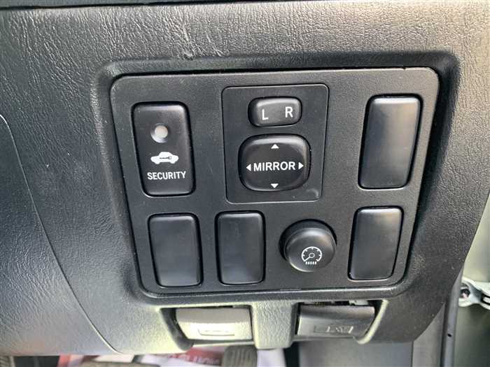 Toyota Hilux 2014 SR5 - Image 17
