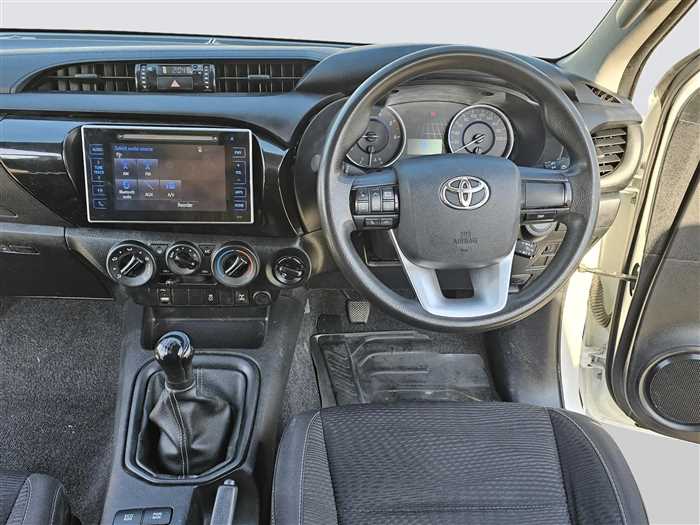 Toyota Hilux 2016 - Image 17