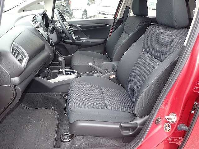Honda Fit 2018 13G S Honda Sensing - Image 16