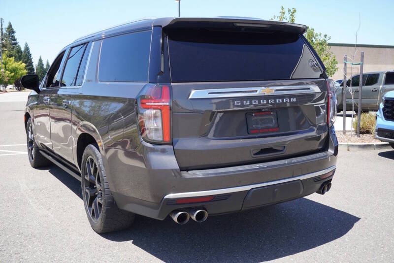 2021 Chevrolet Suburban High Country - Image 12