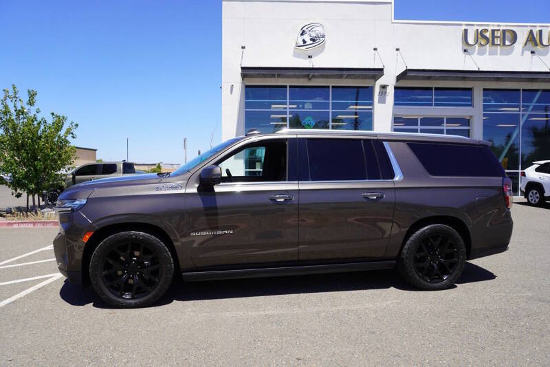 2021 Chevrolet Suburban High Country - Image 3