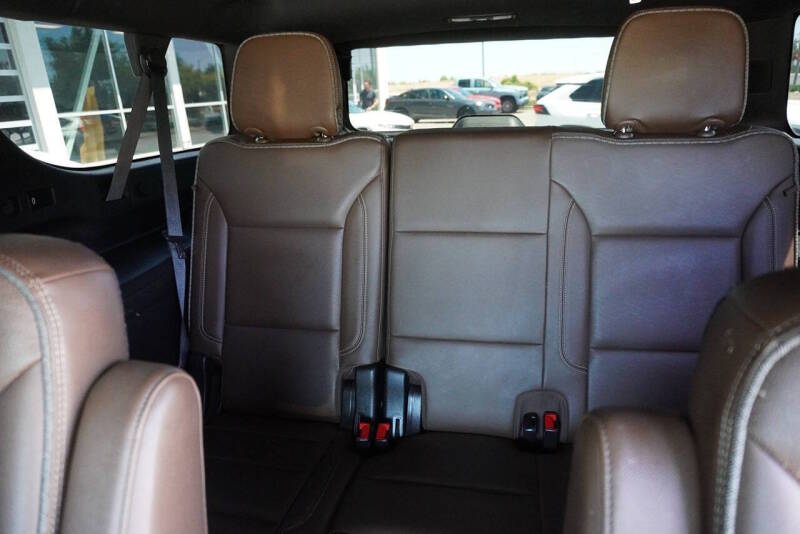 2021 Chevrolet Suburban High Country - Image 24