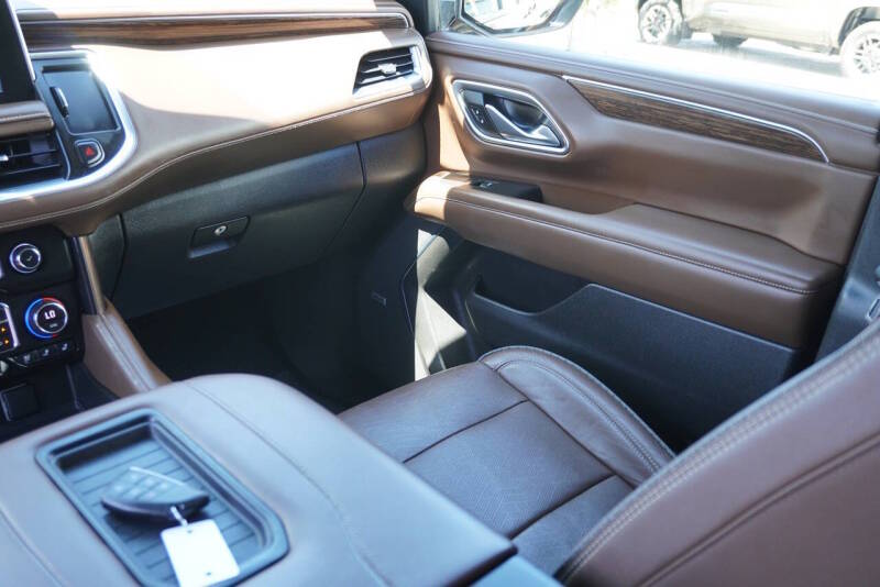 2021 Chevrolet Suburban High Country - Image 28