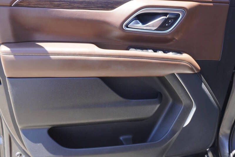 2021 Chevrolet Suburban High Country - Image 31