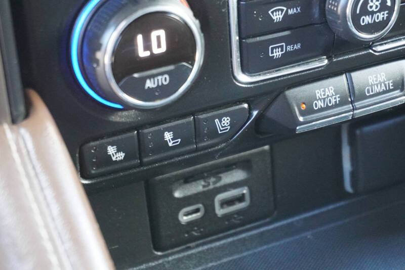 2021 Chevrolet Suburban High Country - Image 38