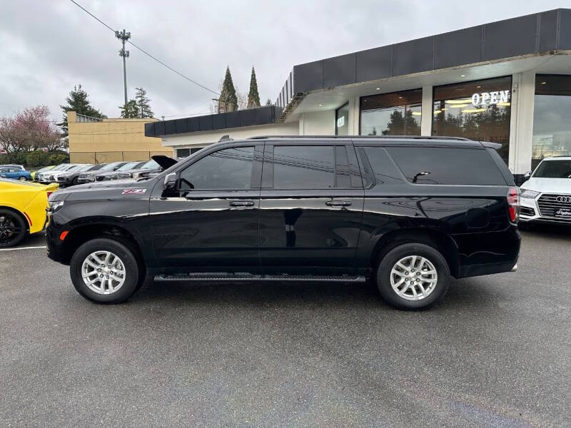 2023 Chevrolet Suburban Z71 - Image 2
