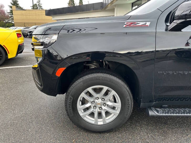 2023 Chevrolet Suburban Z71 - Image 12