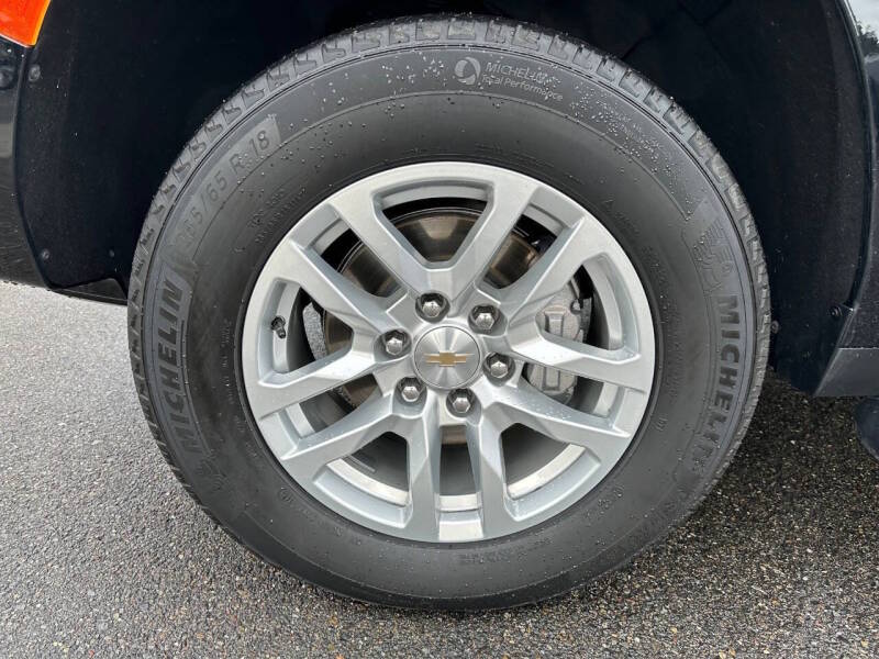2023 Chevrolet Suburban Z71 - Image 13