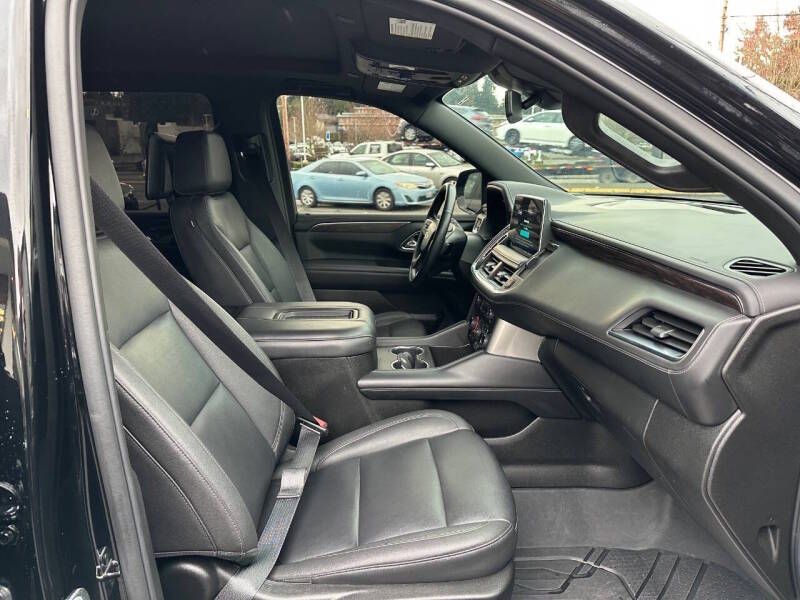 2023 Chevrolet Suburban Z71 - Image 18