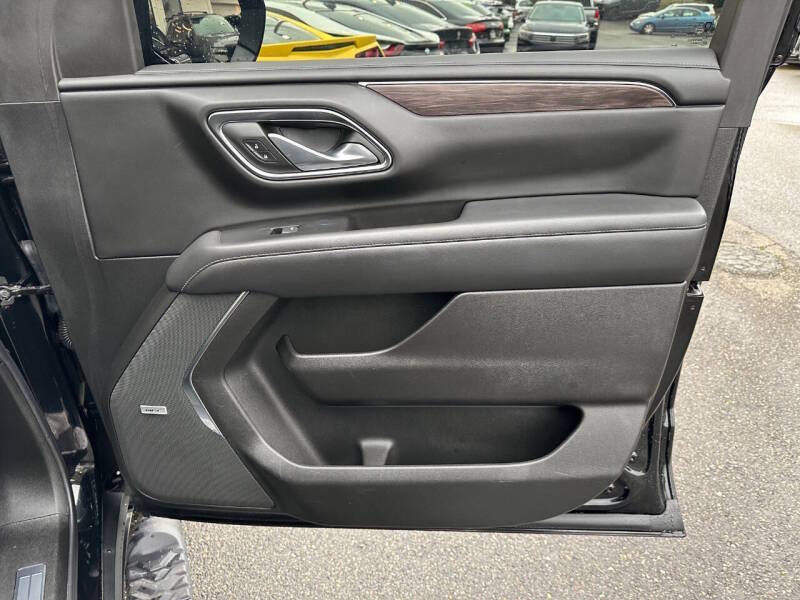 2023 Chevrolet Suburban Z71 - Image 21