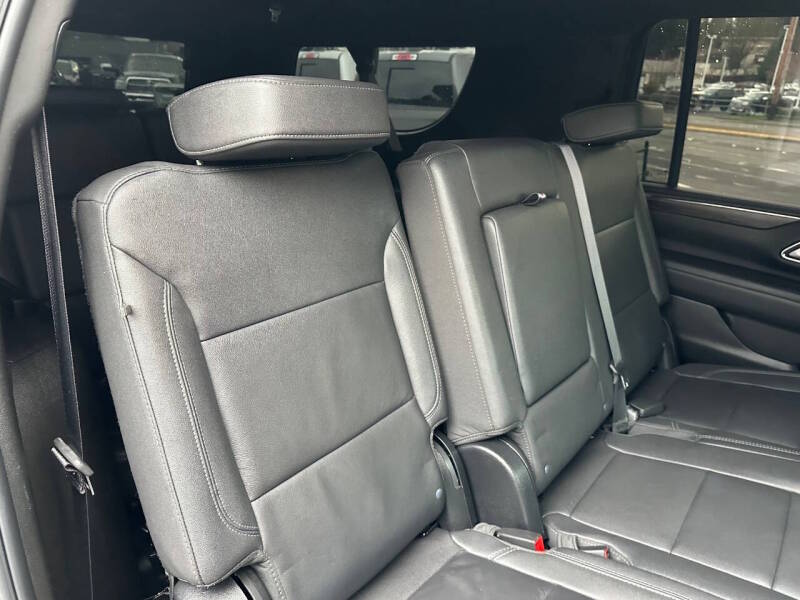 2023 Chevrolet Suburban Z71 - Image 23