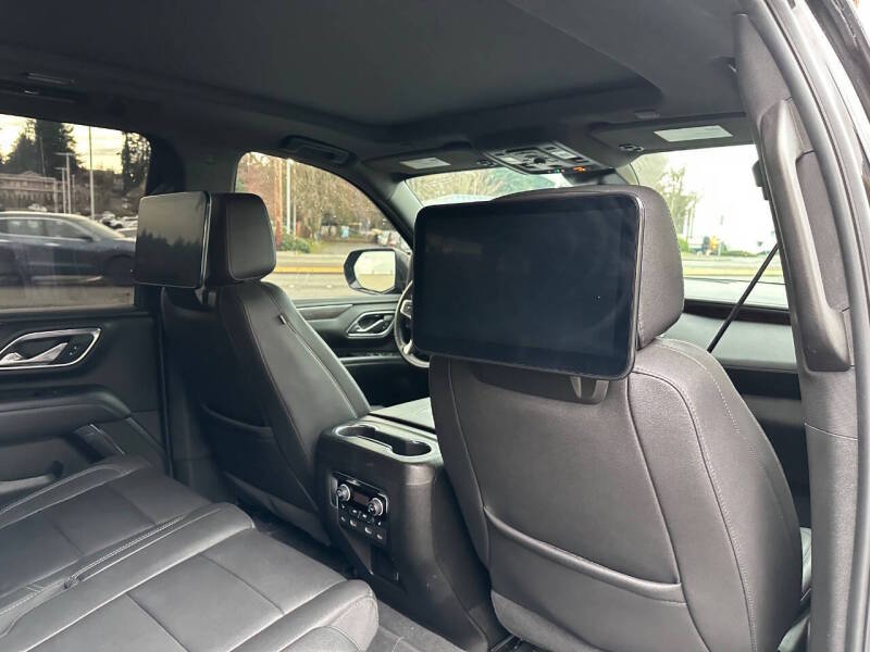 2023 Chevrolet Suburban Z71 - Image 25
