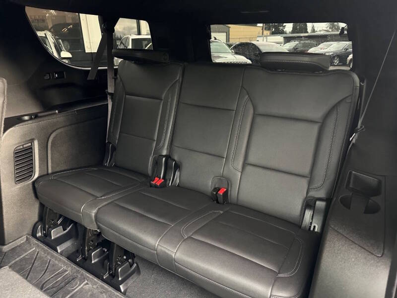 2023 Chevrolet Suburban Z71 - Image 30