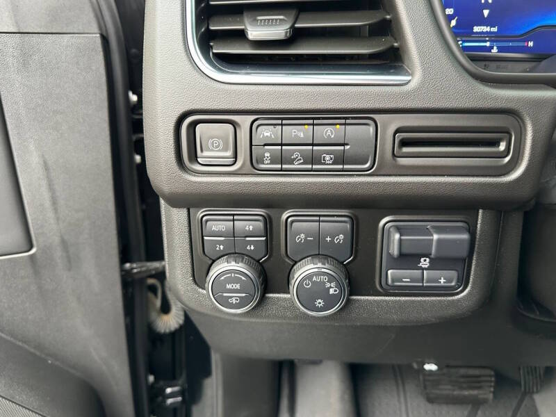 2023 Chevrolet Suburban Z71 - Image 37