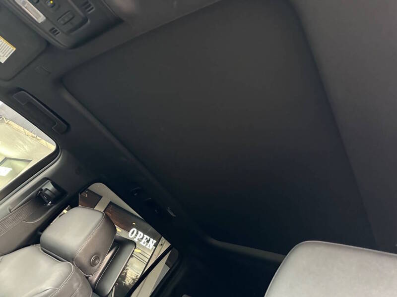 2023 Chevrolet Suburban Z71 - Image 41