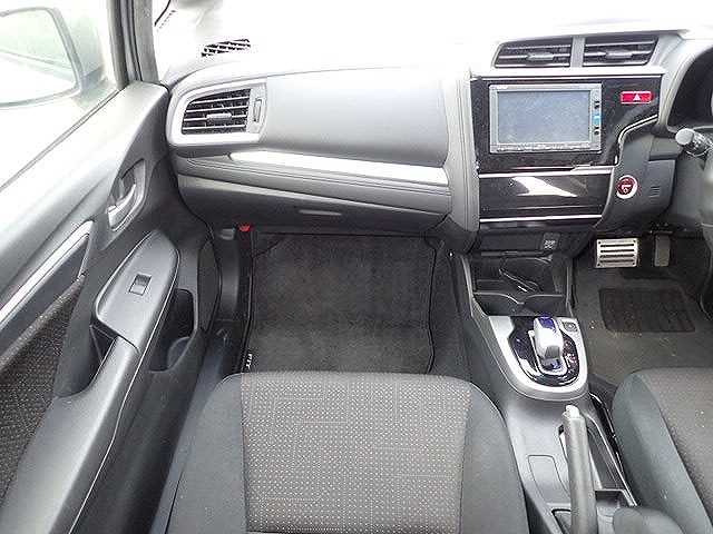 Honda Fit 2016 Hybrid F package - Image 22