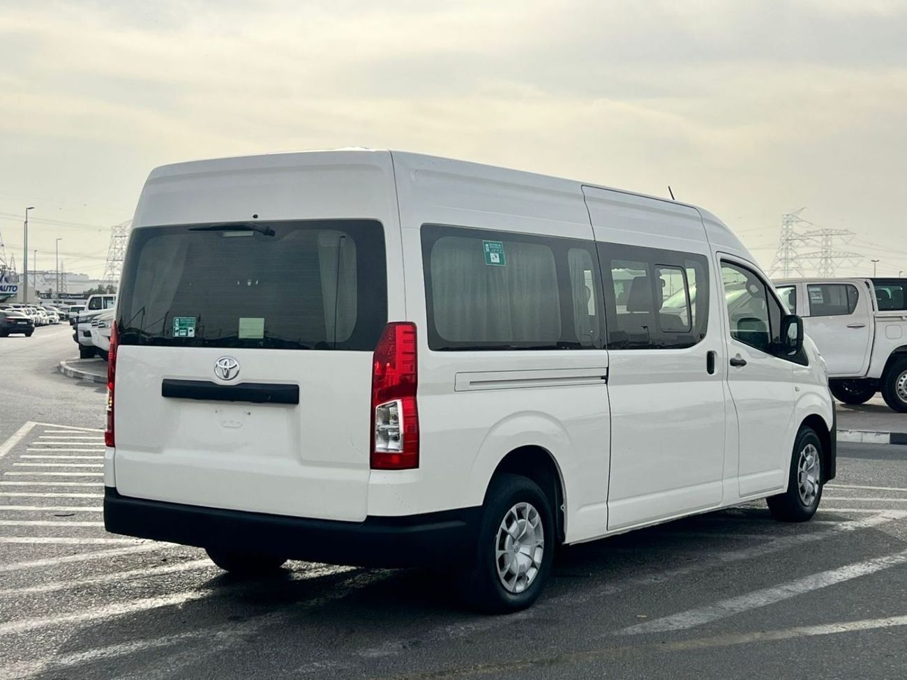 2023 Toyota Hiace GL Toyota Hiace 3.5L V6 - Image 3