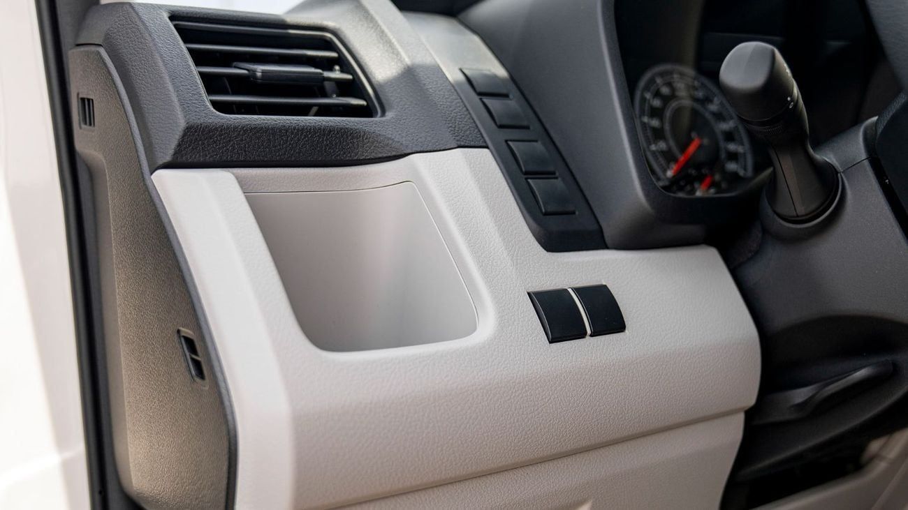 2025 Toyota Hiace GL Commuter GL High Roof 3.5L - Image 14