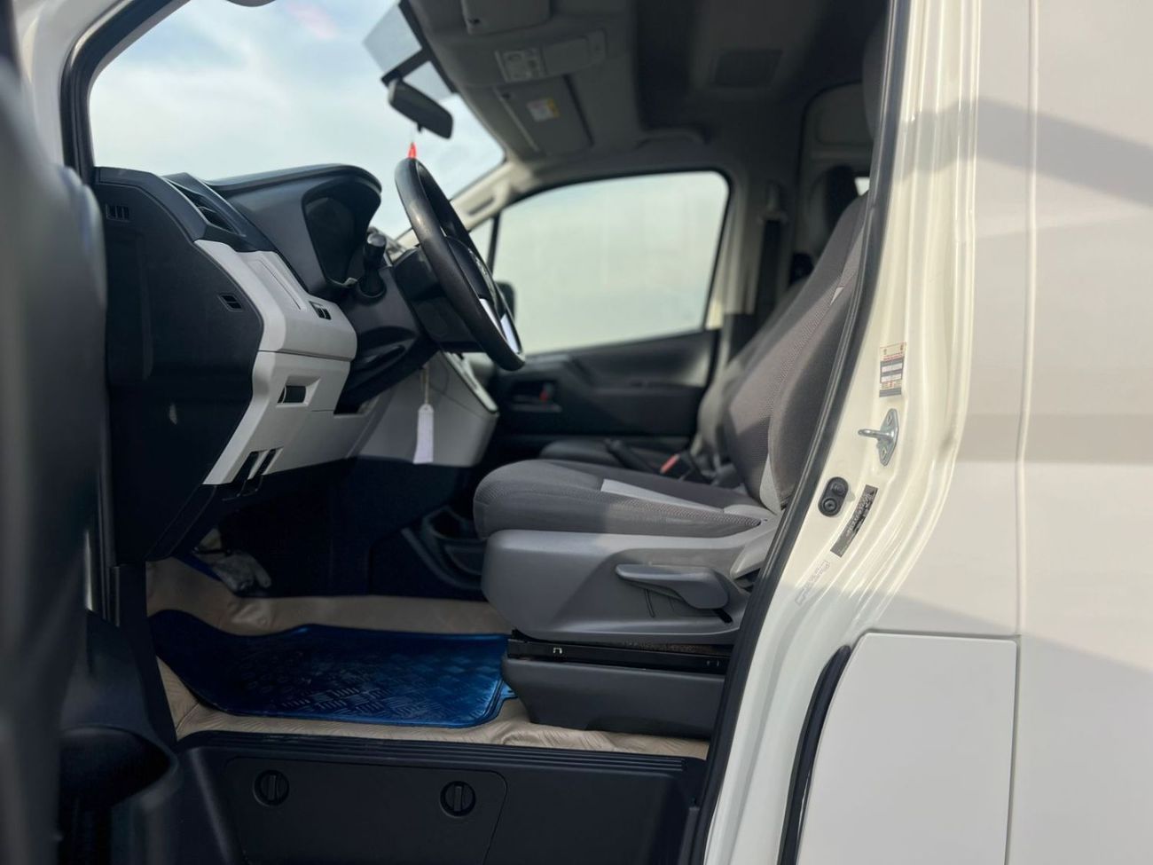 2023 Toyota Hiace GL Toyota Hiace 3.5L V6 - Image 12
