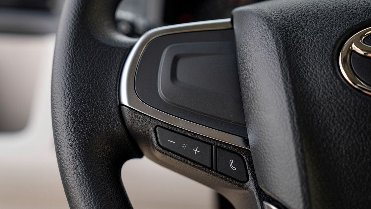 2025 Toyota Hiace GL Commuter GL High Roof 3.5L - Image 20