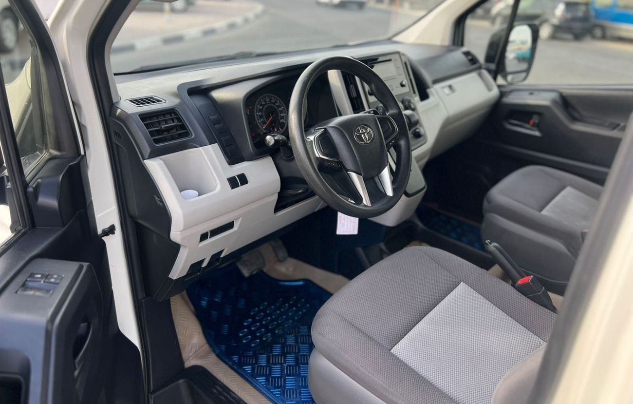 2023 Toyota Hiace GL Toyota Hiace 3.5L V6 - Image 13