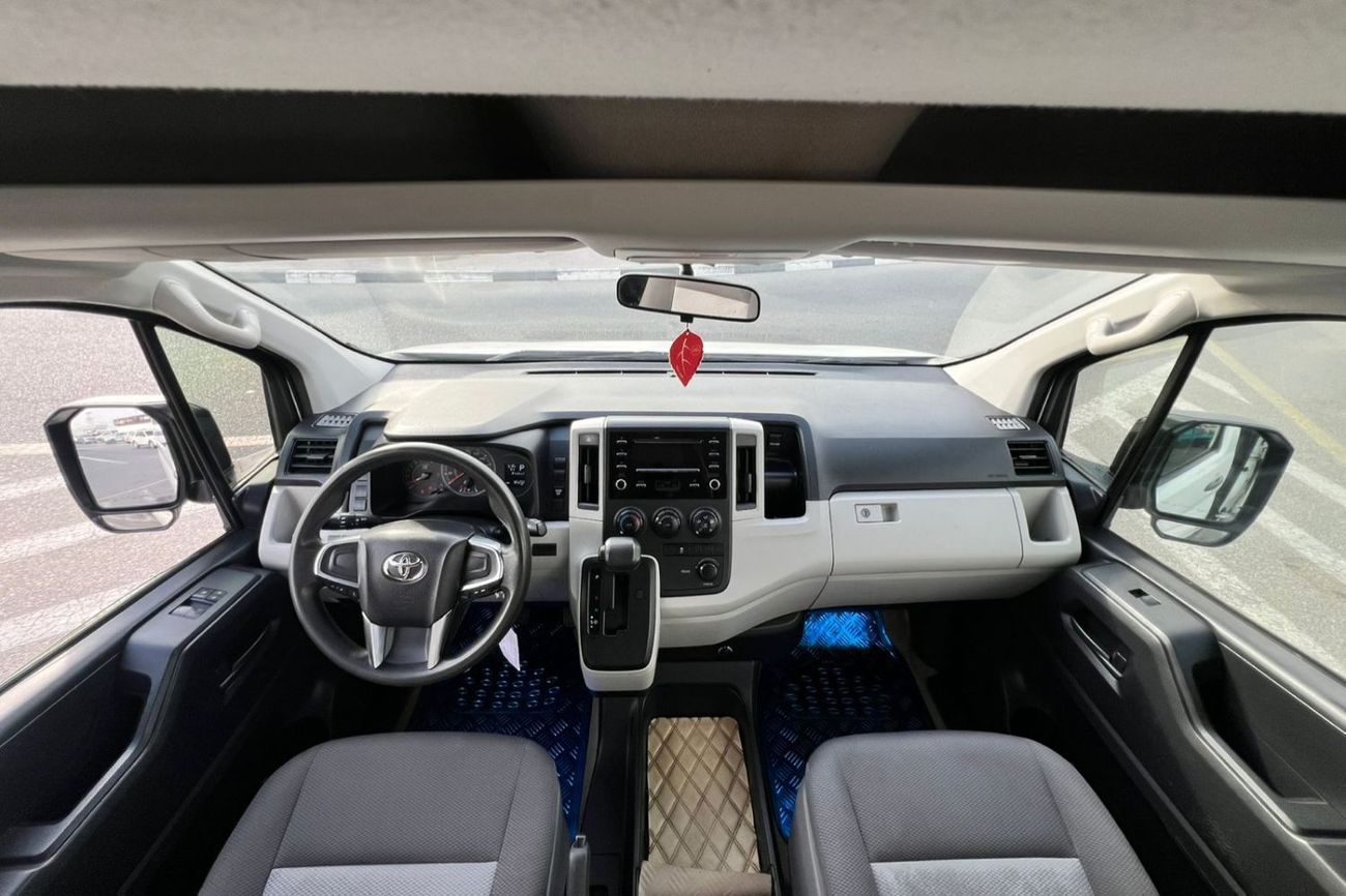 2023 Toyota Hiace GL Toyota Hiace 3.5L V6 - Image 8