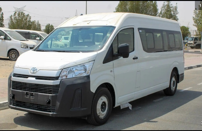 2023 Toyota Hiace 2.8L GL High Roof / TOIT HAUT - Image 5