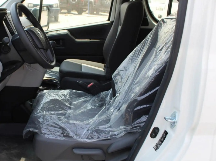 2023 Toyota Hiace 2.8L GL High Roof / TOIT HAUT - Image 13