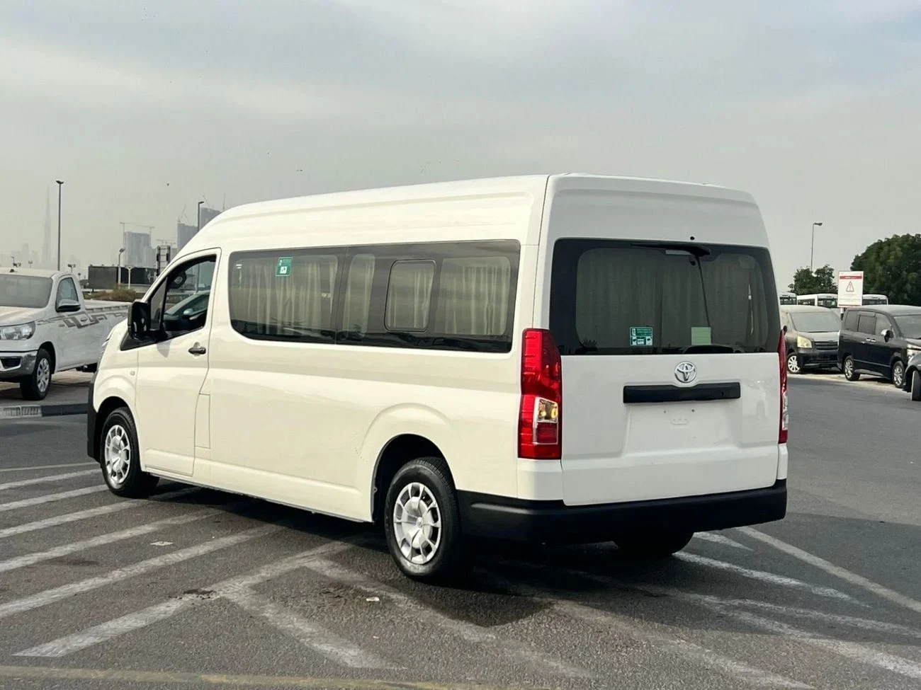 2023 Toyota Hiace GL Toyota Hiace 3.5L V6 - Image 14