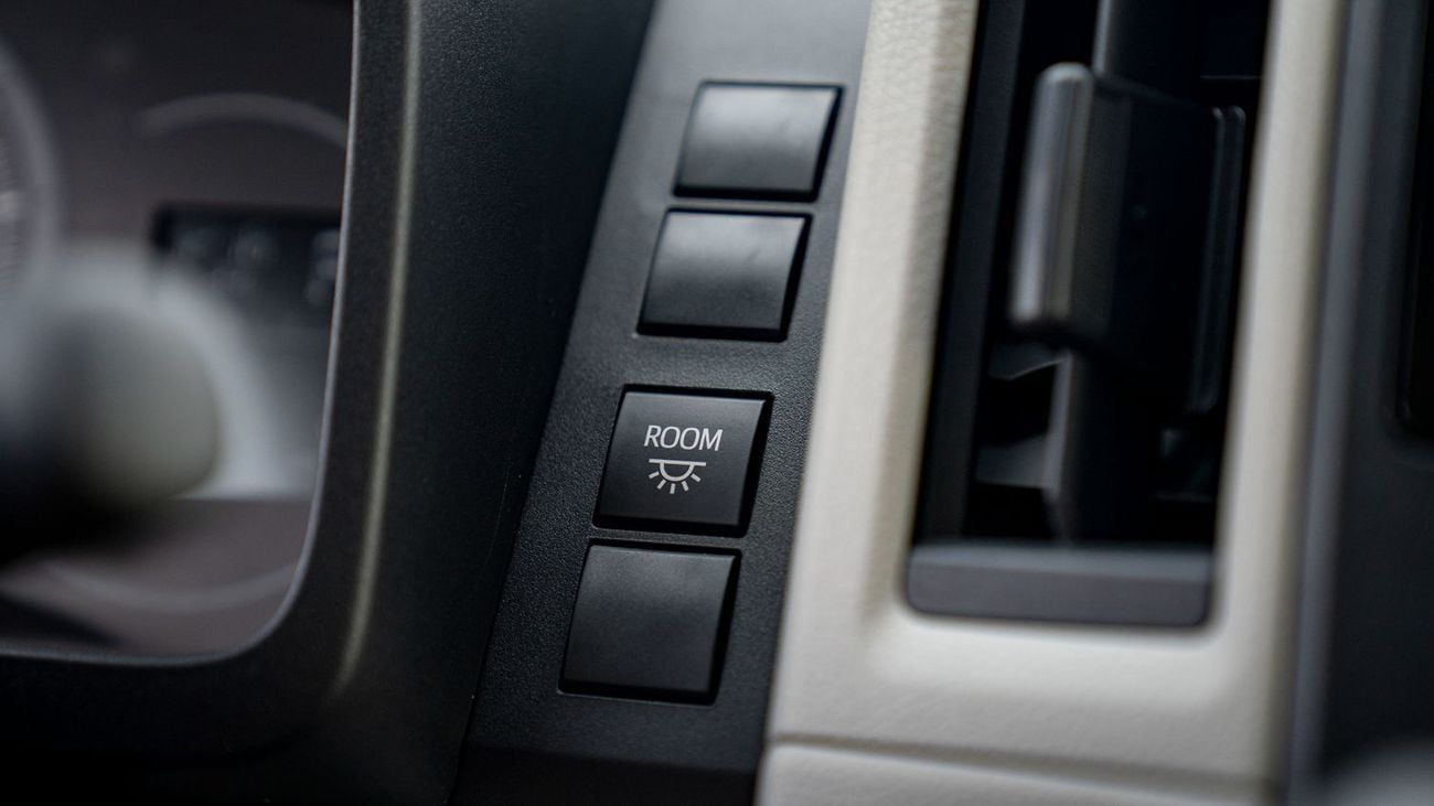 2025 Toyota Hiace GL Commuter GL High Roof 3.5L - Image 24