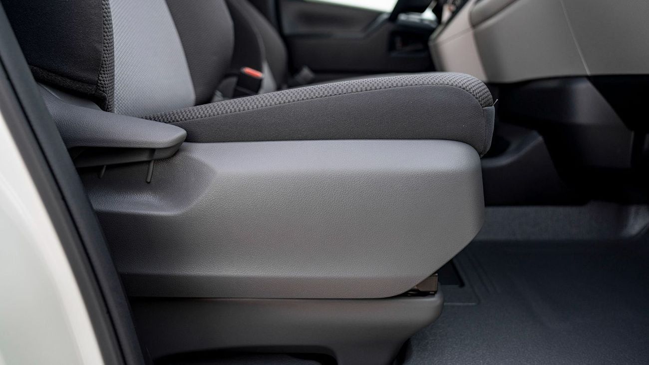 2025 Toyota Hiace GL Commuter GL High Roof 3.5L - Image 30