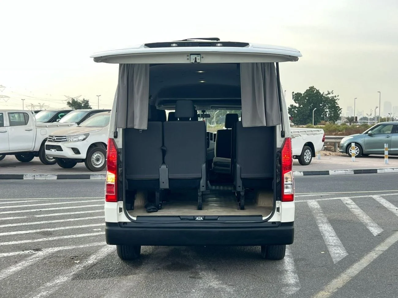 2023 Toyota Hiace GL Toyota Hiace 3.5L V6 - Image 18