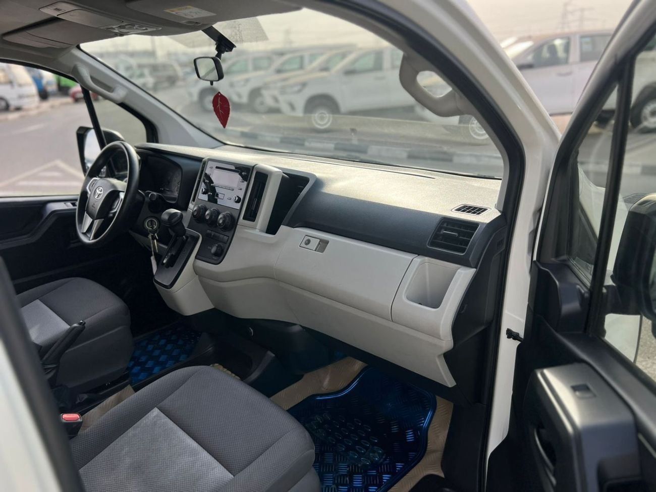 2023 Toyota Hiace GL Toyota Hiace 3.5L V6 - Image 20