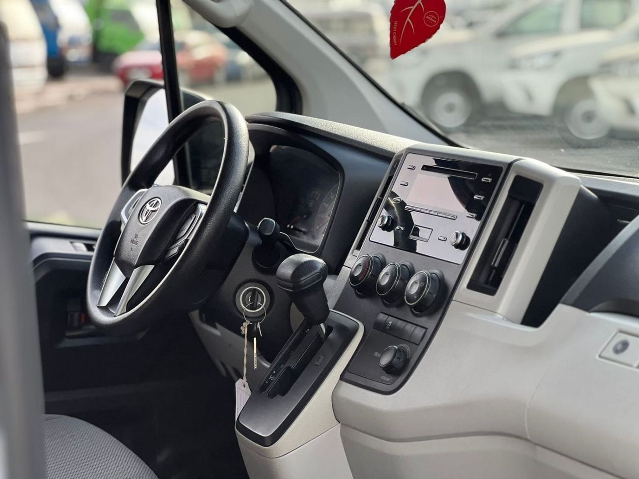 2023 Toyota Hiace GL Toyota Hiace 3.5L V6 - Image 21